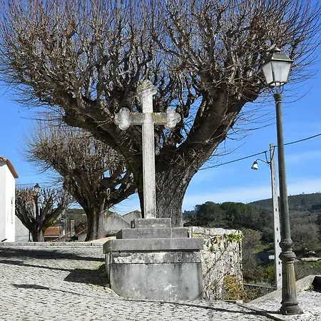 Casas Do Adro Pensión Soure